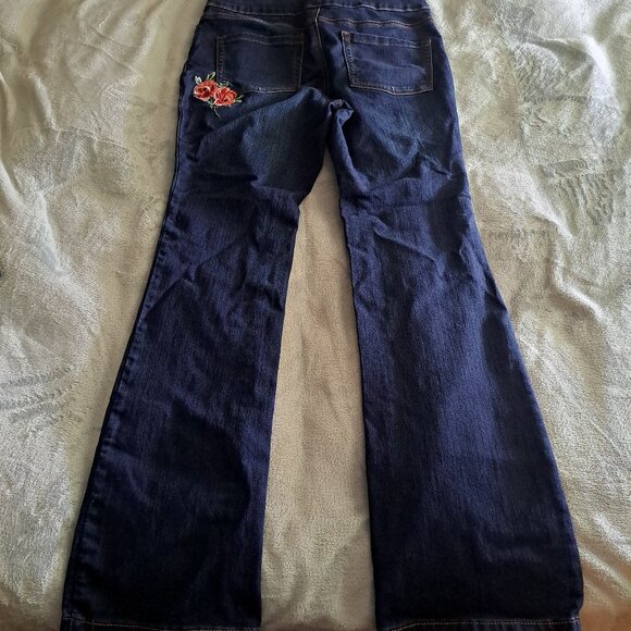 Jeans - Picture 1 of 3